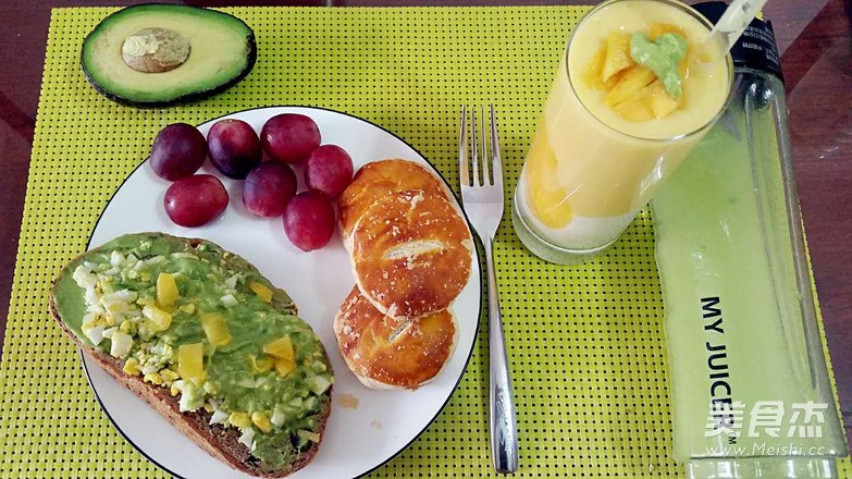 Avocado Bread + Mango Shake recipe