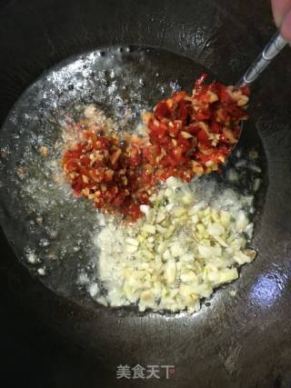 Stir-fried Enoki Mushroom with Chopped Pepper recipe