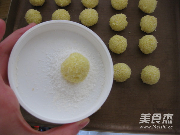 Golden Coconut Ball recipe