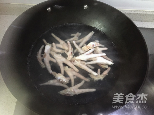 Hot and Sour Chicken Feet recipe