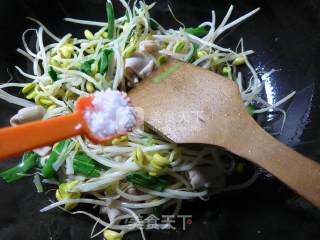 Fried Goose Intestines with Soybean Sprouts recipe