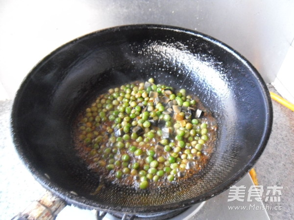 Baked Pea Cubes with Preserved Egg recipe