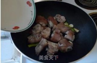 Beauty and Nourishment-soy Bean Clay Pork Feet recipe