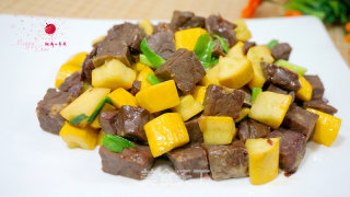 Stir-fried Lamb Lung with Banana and Zucchini recipe