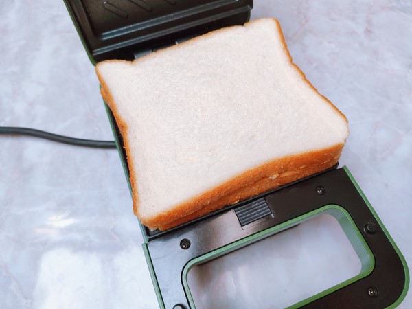 Marshmallow Toast with Chocolate Sauce recipe