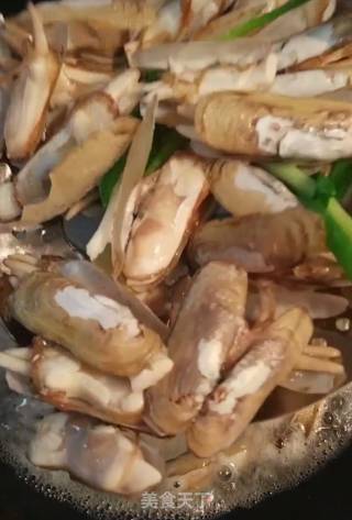 Juicing Razor Clams recipe