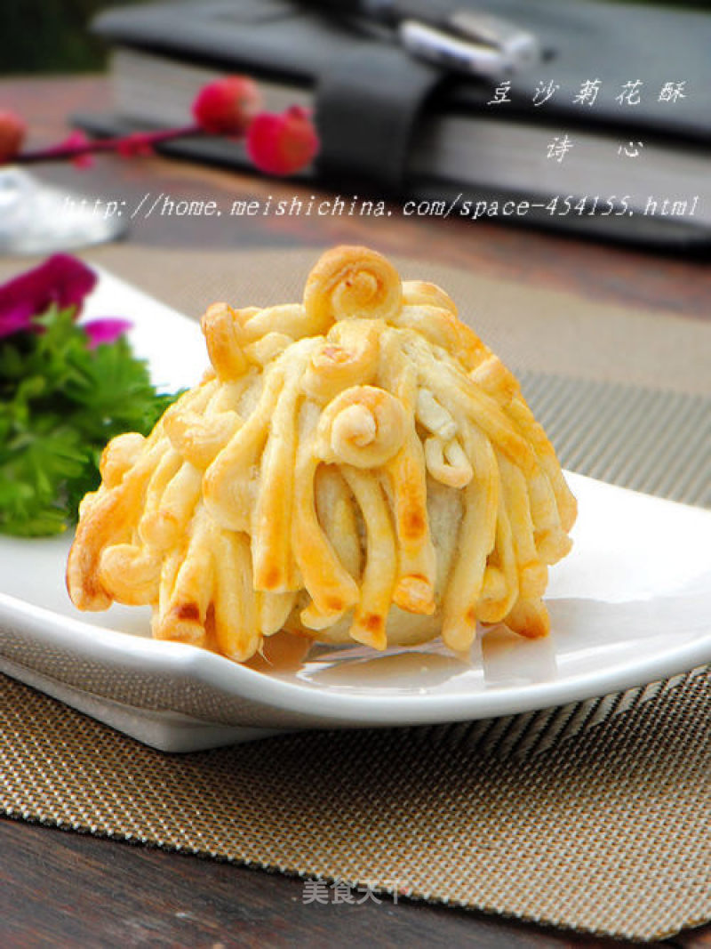 【red Bean Paste Chrysanthemum Crispy】--- Crispy Mouth Flavour recipe