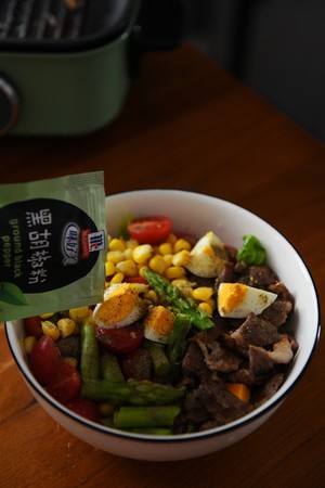 Light Food Series--beef, Egg, Vegetable Salad recipe