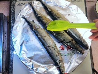 The Saury Costing Two Bucks is So Delicious that You Can Rush to Eat It When It is Grilled. It is So Fragrant and Drooling~ recipe