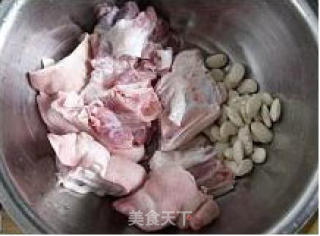 Stewed Pork Knuckles with Snow Peas recipe