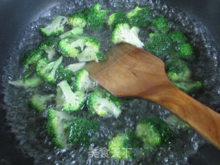 Fried Mustard Slices with Broccoli and Bean Tendon recipe