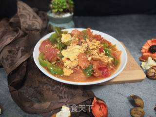 Home Cooking-scrambled Eggs with Green Peppers and Tomatoes recipe