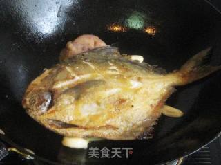 Spicy Pomfret with Garlic Bean Sauce recipe