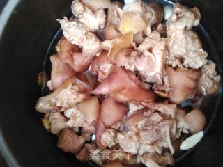 Braised Pork Trotters with Soybeans recipe