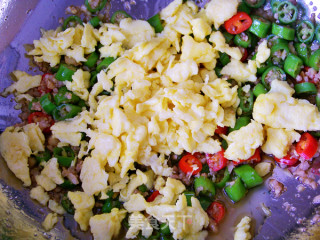 Xinlan Hand-made Private Kitchen [scrambled Eggs with Spicy Pork with Colored Peppers]-cheers on The Phone (part 2) recipe