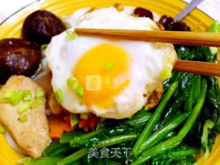 Rice Noodles with Spinach, Mushroom and Chicken Soup recipe