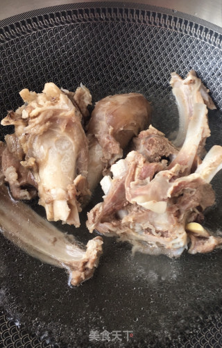 Stewed Lamb Bone with Spring Bamboo Shoots recipe