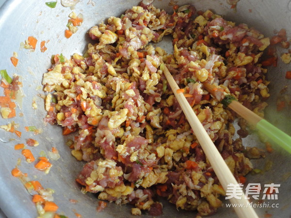 Leek, Egg, Meat and Shrimp Crust Pie recipe