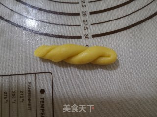 Oven Version of Black Sesame Small Twist recipe