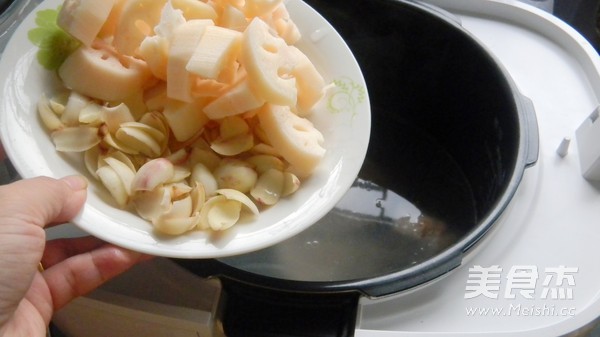 Pot Ribs with Lotus Root and Lily recipe