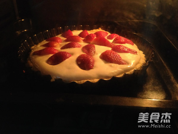 Sweet and Sour Strawberry Pie recipe