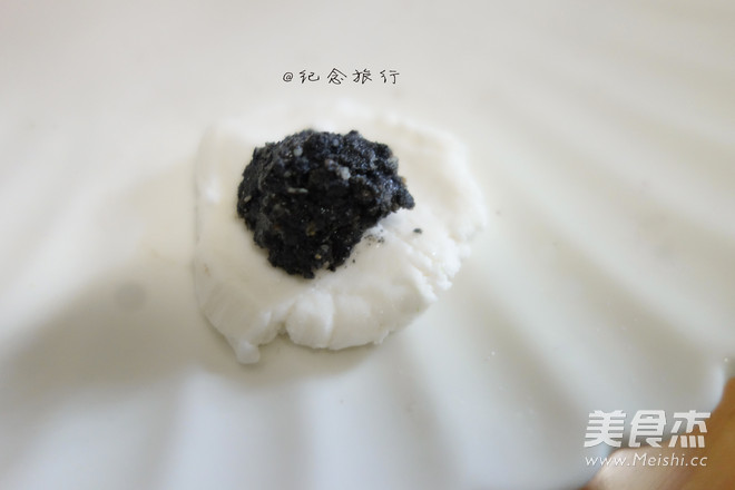 How to Make Black Sesame Glutinous Rice Balls and Cheese Glutinous Rice Balls recipe