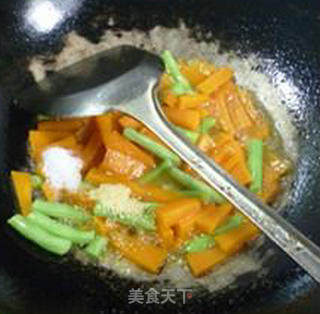 Stir-fried Pumpkin with Plum Beans recipe