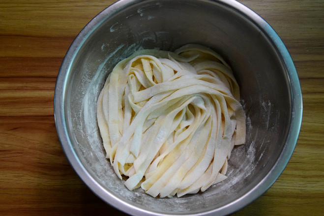 Noodles with Shacha Sauce and Green Vegetables recipe