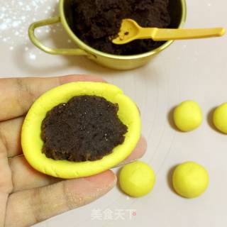 Homemade Pumpkin Pie with Bean Paste recipe