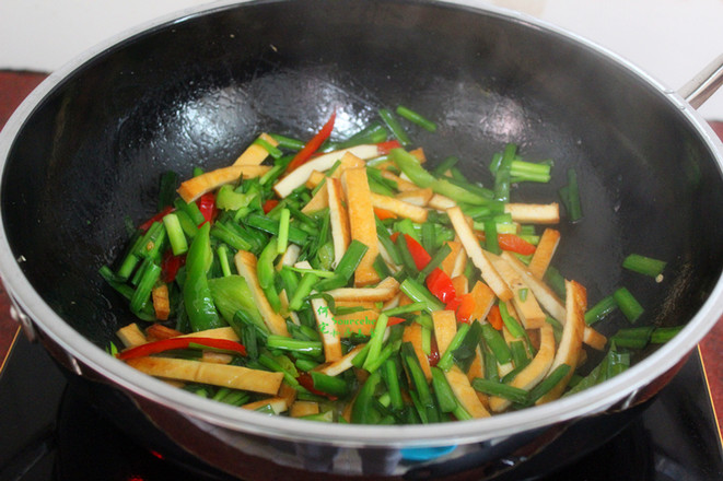 Stir-fried Spicy Chives recipe