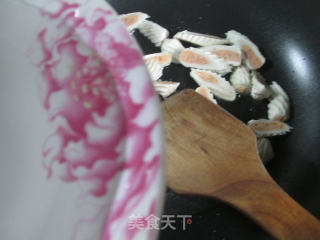 Stir-fried Scallop Balls with Leek recipe