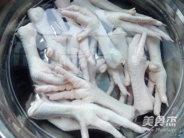Home-autonomous and Delicious Pickled Chicken Feet recipe