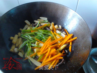 Stir-fried Pork Heart with Baby Corn recipe