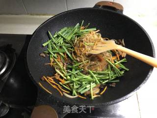 Stir-fried Niuhe recipe