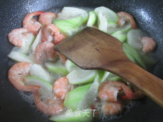 Headless Shrimp Stir-fried Night Flowering recipe