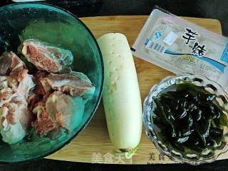 Homemade Soup---radish Kelp and Big Bone Soup recipe