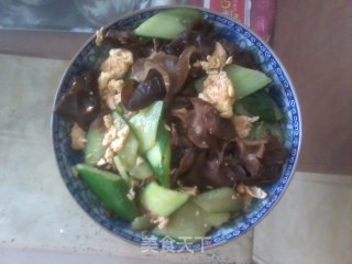 Golden Scrambled Eggs with Cucumber Fungus recipe