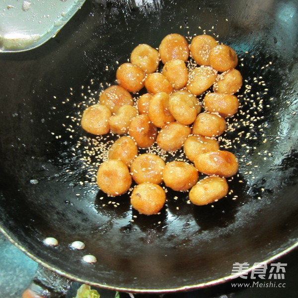 Stir-fried Cake with Sesame Sugar recipe