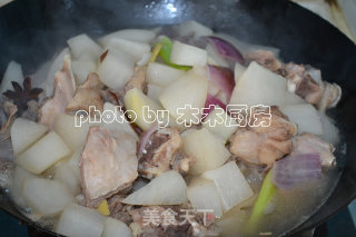 Stewed Lamb Chops with Walnuts and White Radish recipe