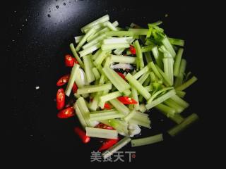 Stir-fried Beef Tenderloin with Celery recipe