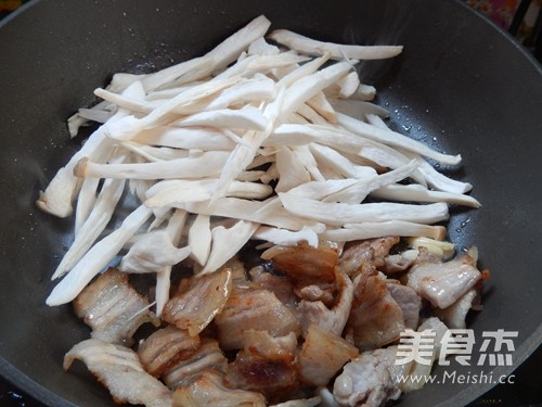 Stir-fried Pork Belly with Pleurotus Eryngii recipe