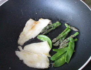 Pan-fried Plaice Fillets recipe