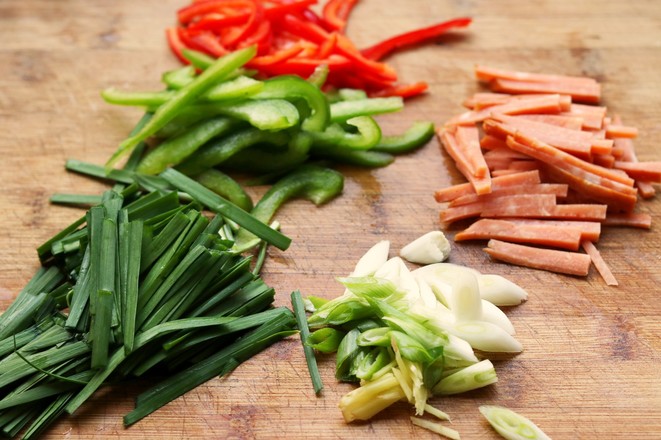 Stir-fried Udon with Chopped Pepper recipe