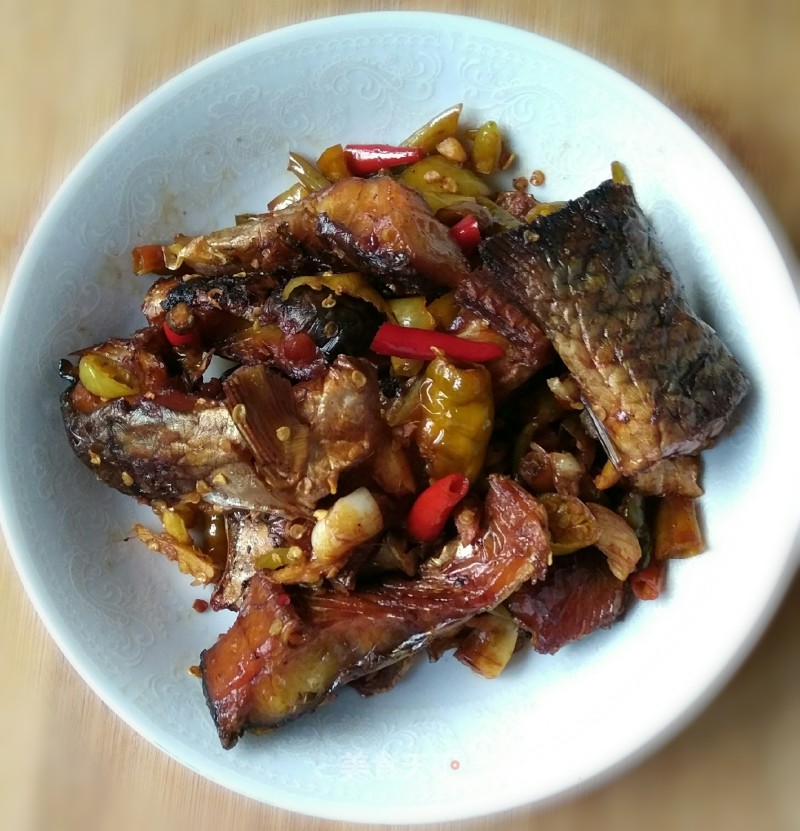 Stir-fried Dried Fish with Sour Chili Pepper recipe