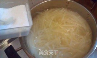 Radish Shredded Meatball Soup recipe