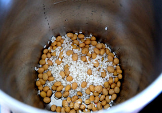 Red Dates, Walnuts, Yam, Rice and Soy Milk recipe