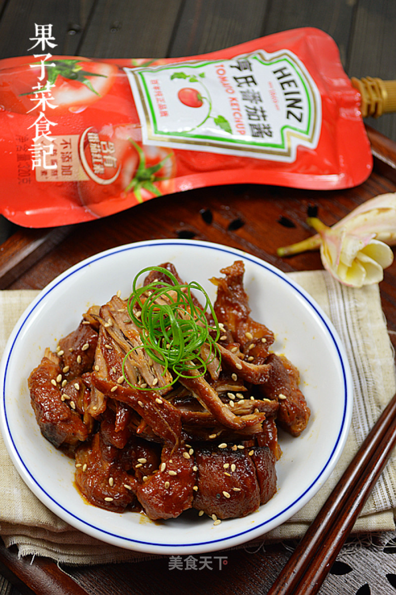 Tomato-flavored Braised Shredded Pork recipe