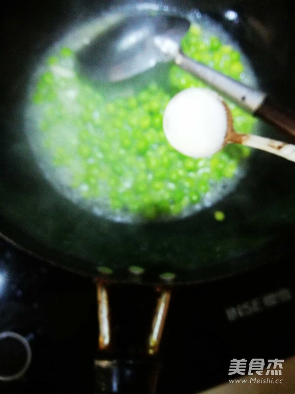 Stir-fried Green Peas and Rice recipe