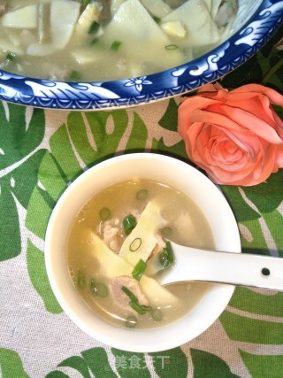 Fresh Bamboo Shoots and Sliced Pork Soup recipe