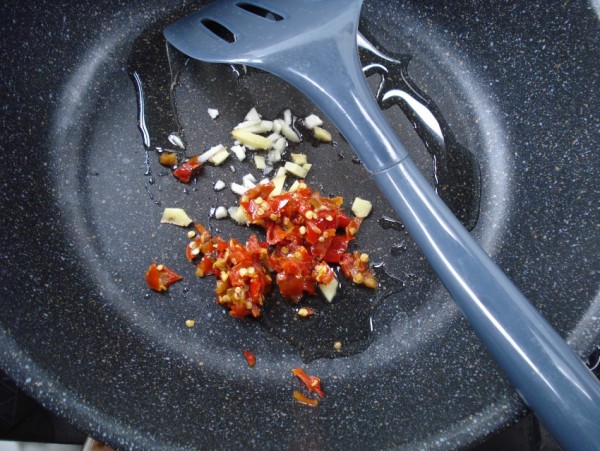 Stir-fried Lettuce Leaves recipe